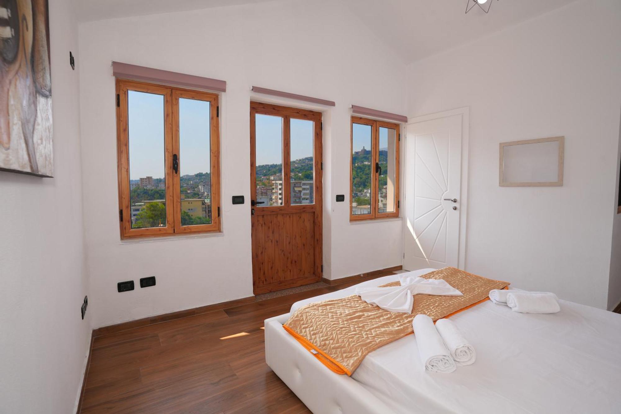 The View Rooms And Terrace Gjirokastër Eksteriør billede