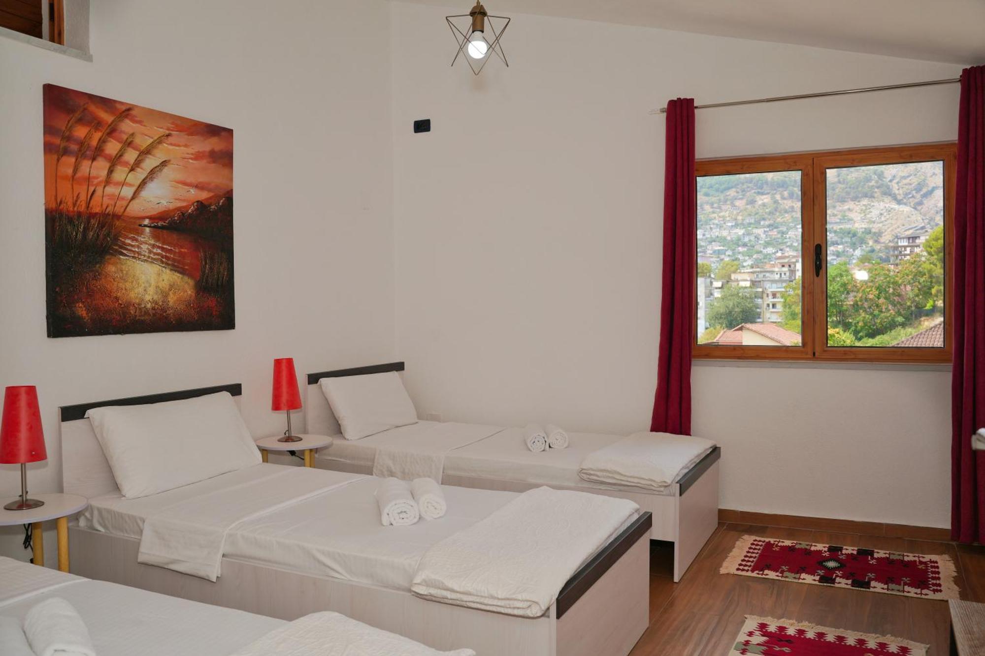 The View Rooms And Terrace Gjirokastër Eksteriør billede